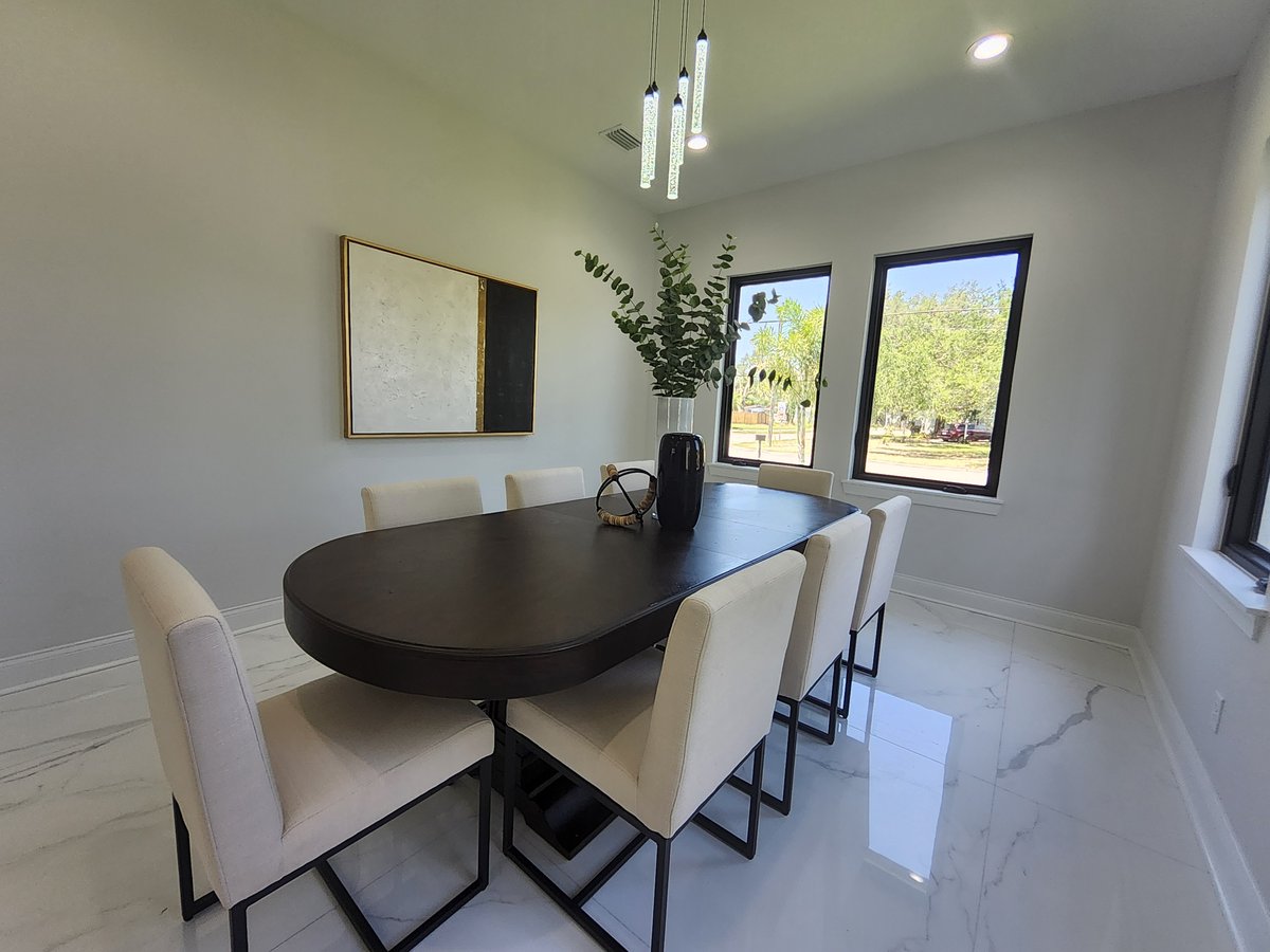 Tampa Luxury, Lois Interior View 2